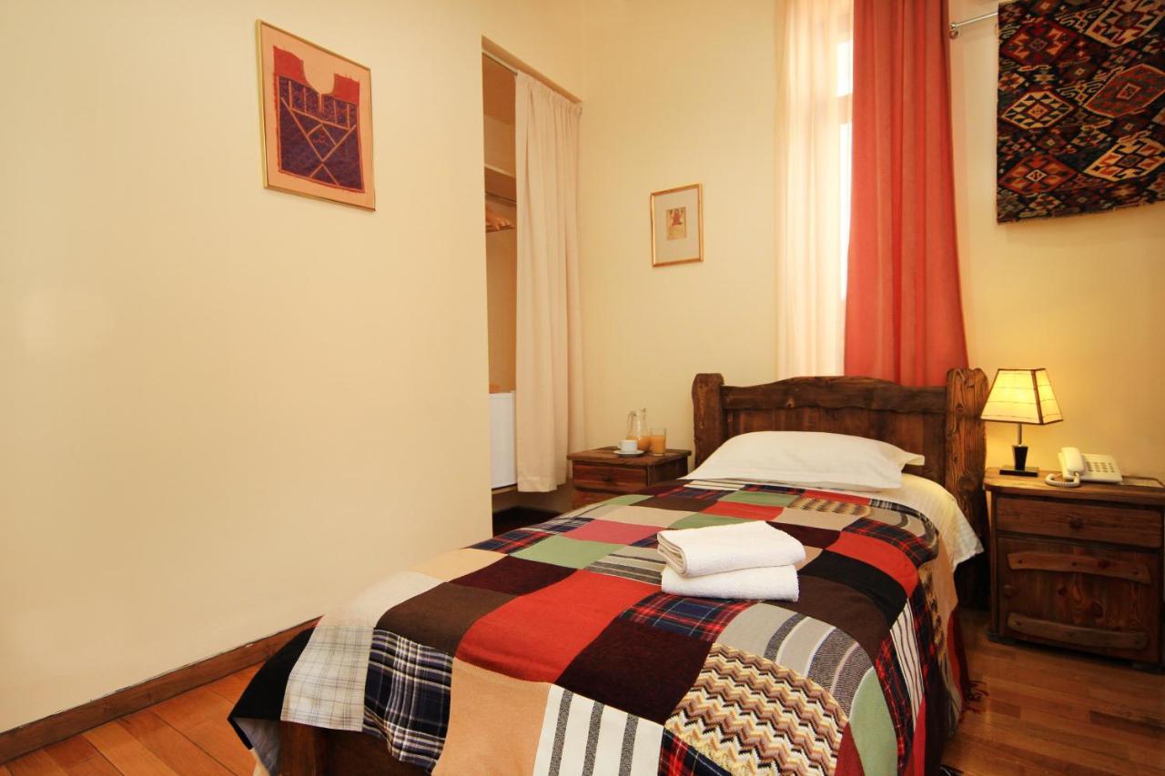 Silk Road Hotel Jerevan Exteriör bild