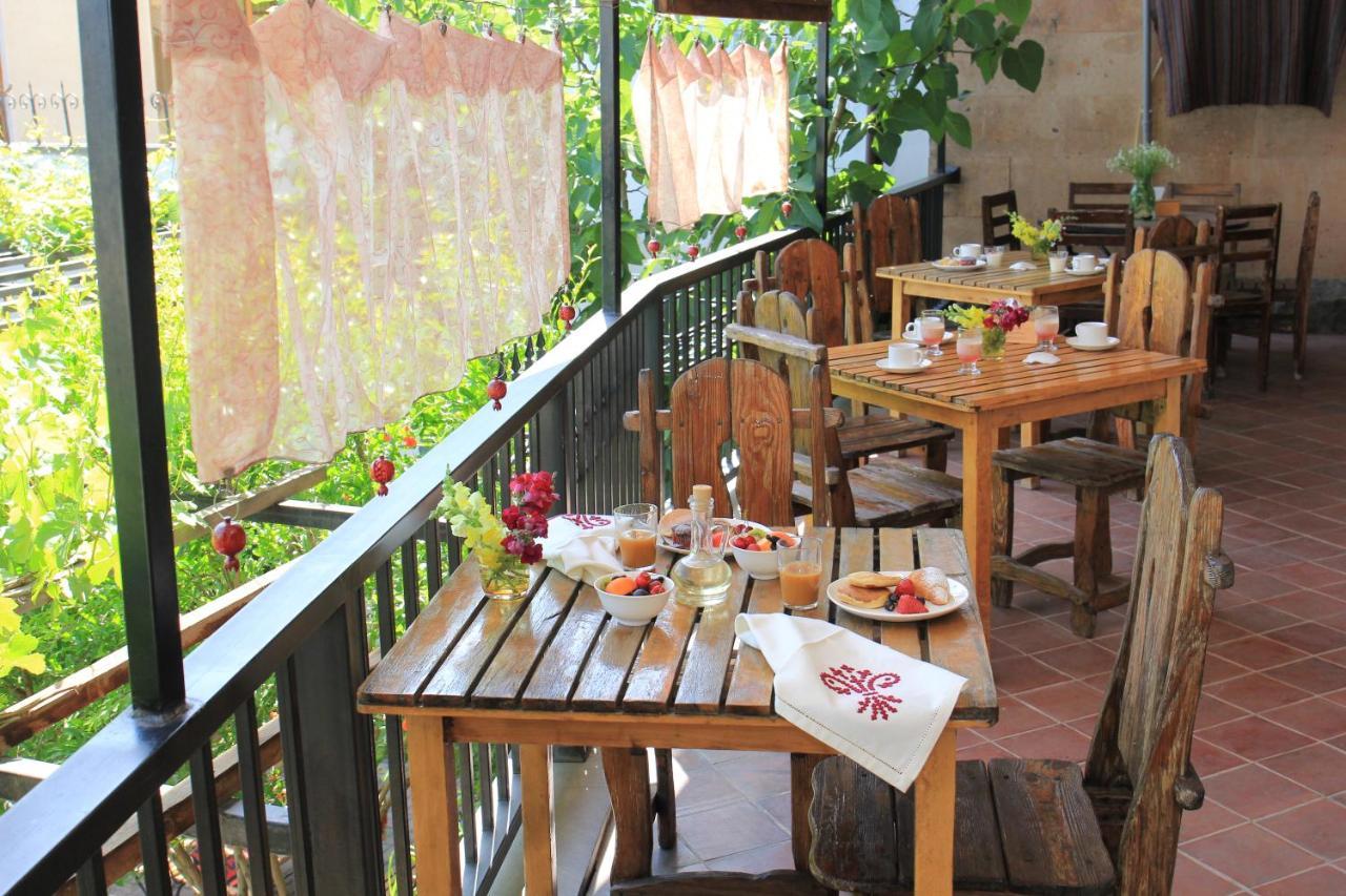 Silk Road Hotel Jerevan Exteriör bild