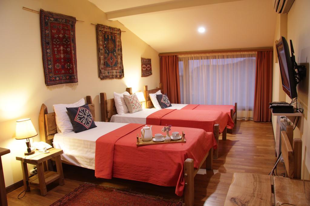 Silk Road Hotel Jerevan Exteriör bild